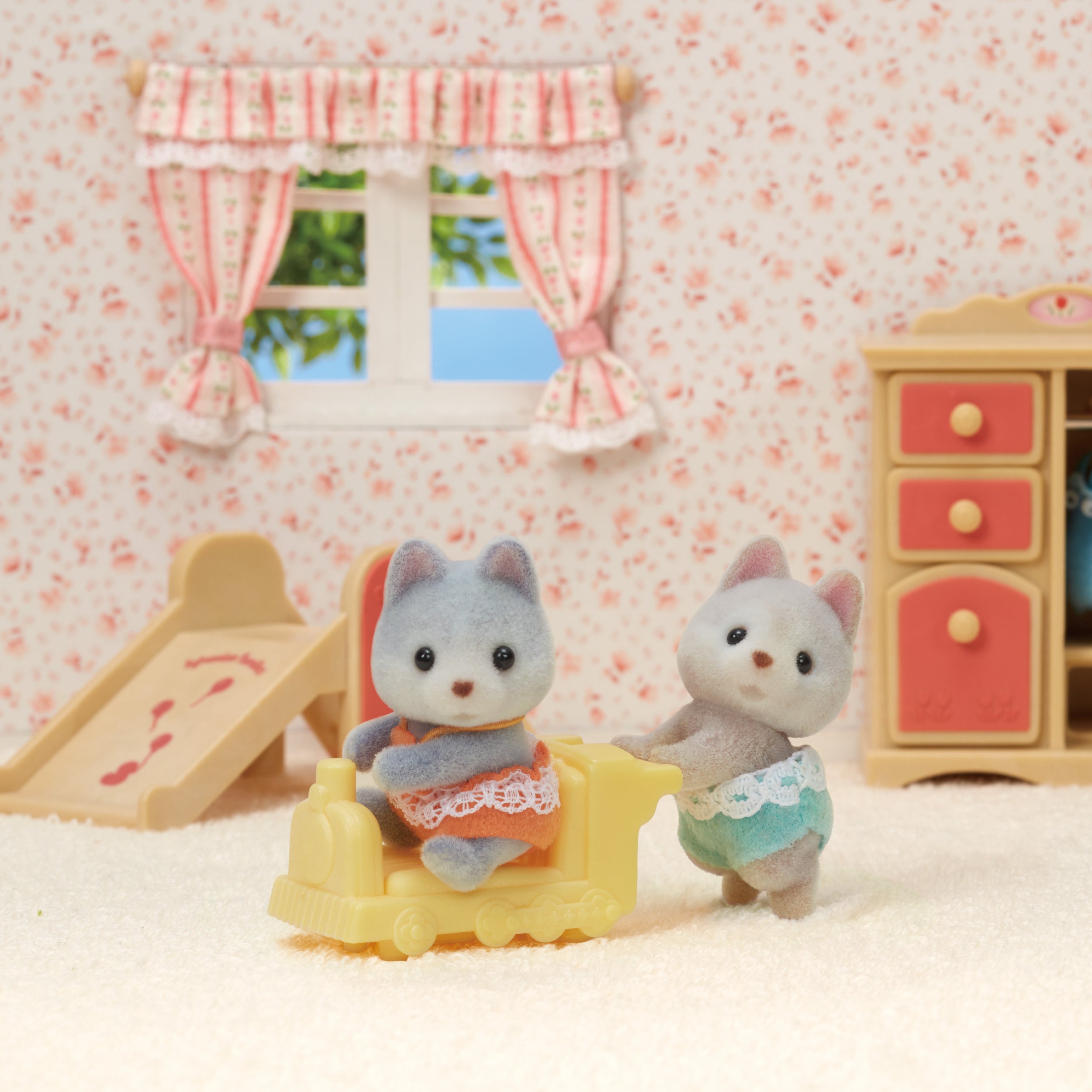 SYLVANIAN GEMELOS HUSKY 5638