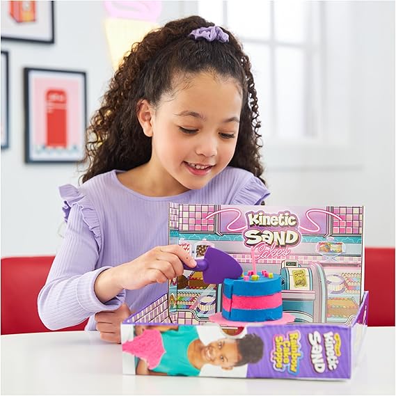 KINETIC SAND ESTACIÓN DE PASTELES