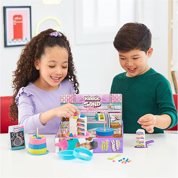 KINETIC SAND ESTACIÓN DE PASTELES