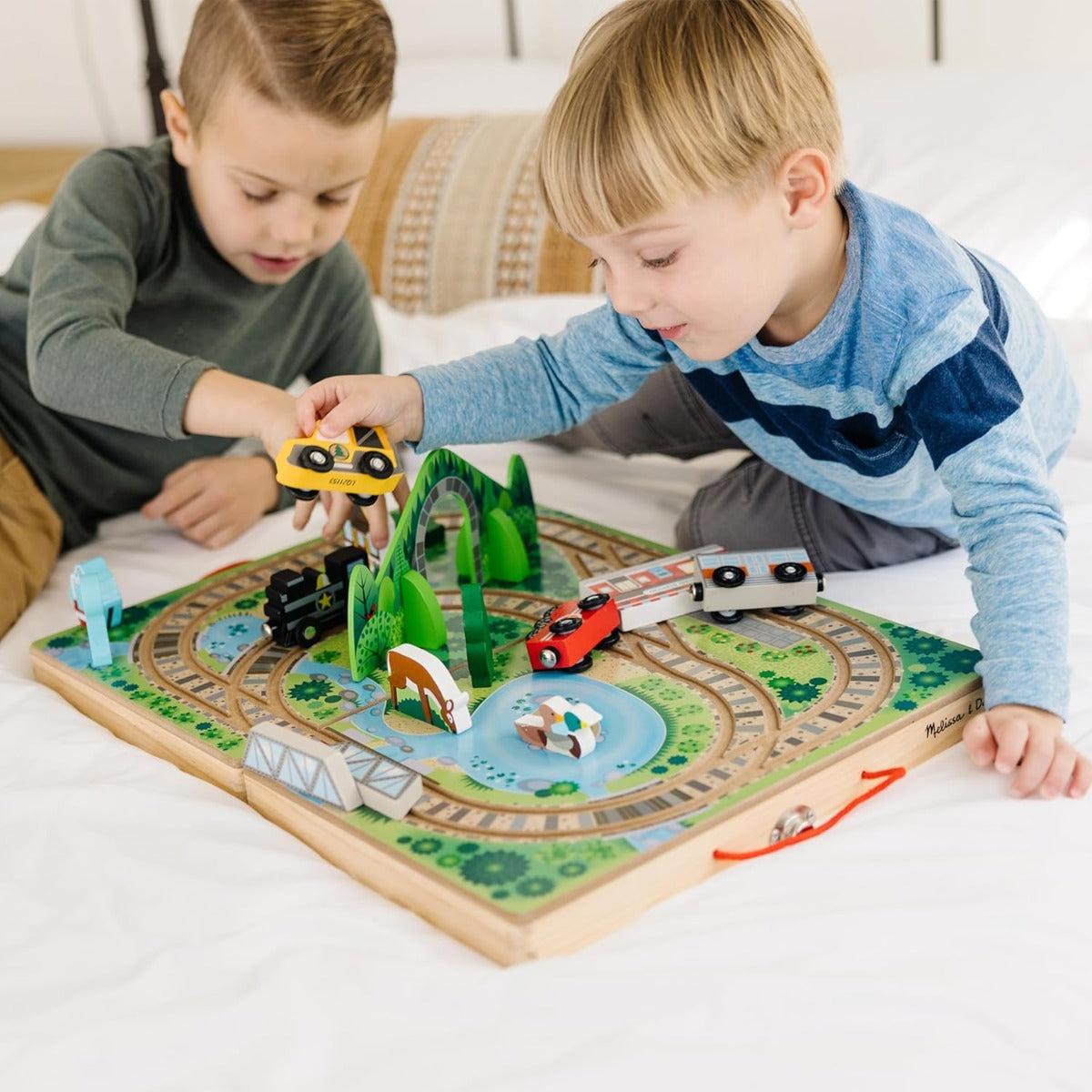 Melissa &amp; Doug Portable Railroad